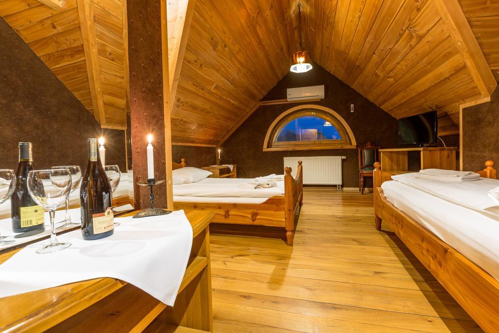 Krakowiacy I Gorale Hotel Krzyszkowice Kültér fotó