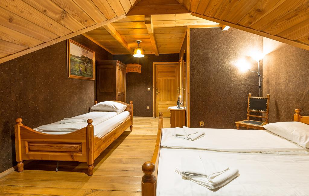 Krakowiacy I Gorale Hotel Krzyszkowice Kültér fotó