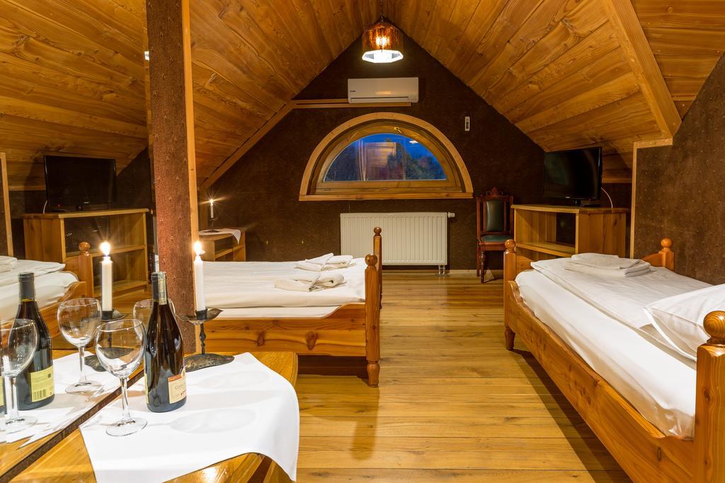 Krakowiacy I Gorale Hotel Krzyszkowice Kültér fotó