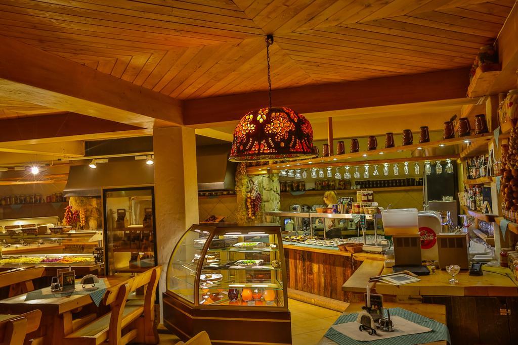 Krakowiacy I Gorale Hotel Krzyszkowice Kültér fotó