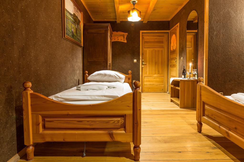 Krakowiacy I Gorale Hotel Krzyszkowice Kültér fotó