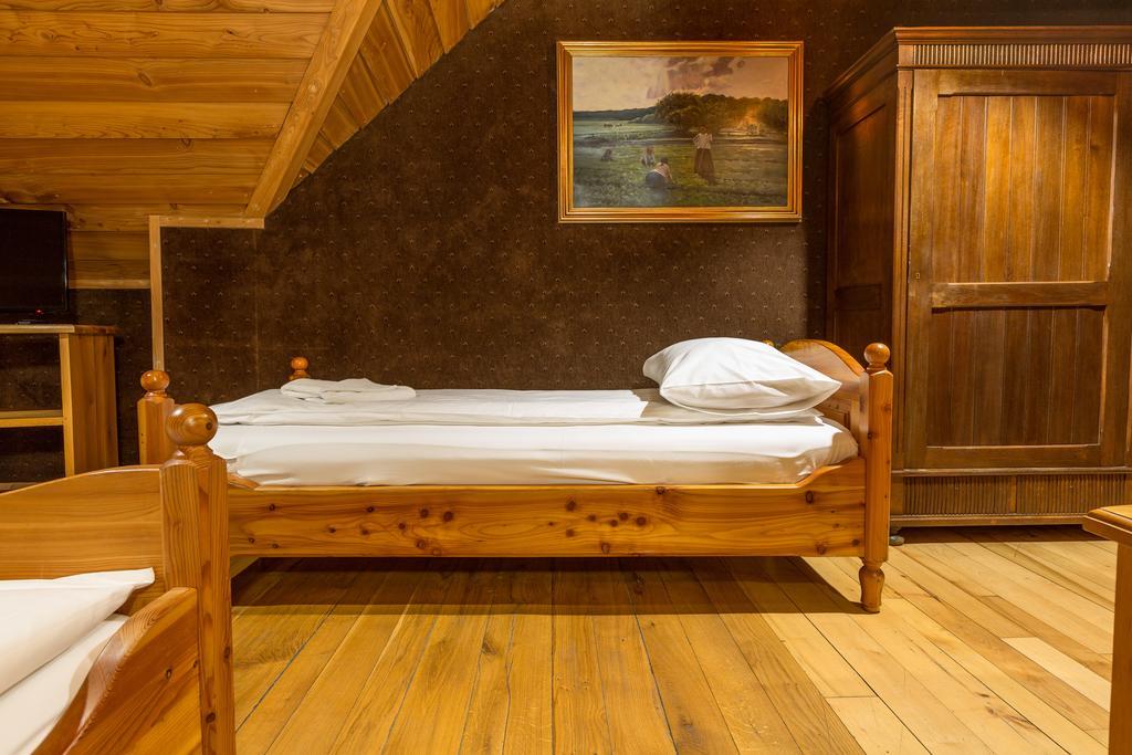 Krakowiacy I Gorale Hotel Krzyszkowice Kültér fotó